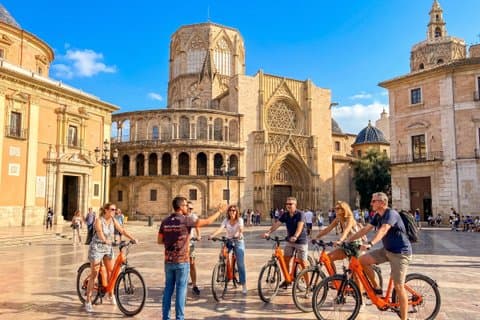 Höhepunkte der Stadt Valencia bei einer geführten Fahrrad- oder E-Bike-Tour
