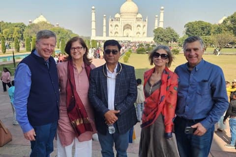 Taj Mahal-dagen fra Delhi med bil.