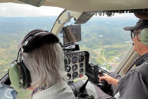 メデジン発グアタペ行きプライベートヘリコプターツアー
