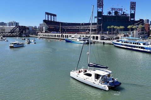 Segla San Francisco Bay på förfrysningsfri katamaran