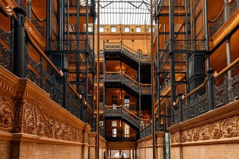 Downtown LA Walking Tour : Historiska Bunker Hill och arkitektur