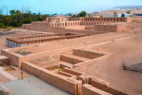 Descubra a Rota do Sol em Pachacamac com traslado do hotel.