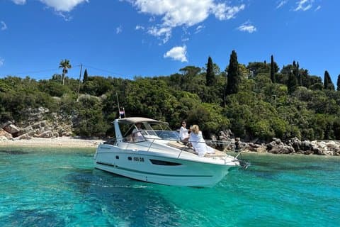 Elaphiti Inseln mit privater Luxus-Mini-Yacht: Ein VIP-Erlebnis