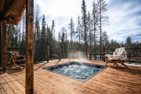 Löyly Luxe: Private Heritage Sauna & Fine Dining in Glass Igloo**