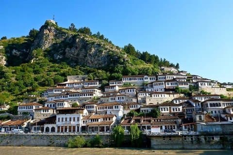 Un viaje a Albania Salidas garantizadas