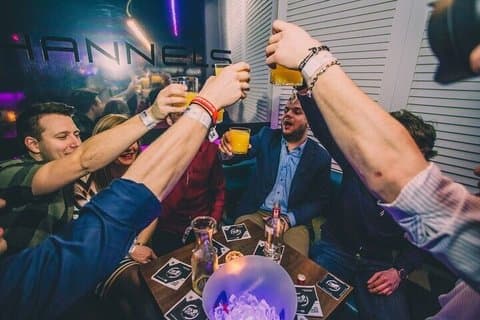 Notte di laurea di 5 ore a Praga con Guida Locale in Repubblica Ceca