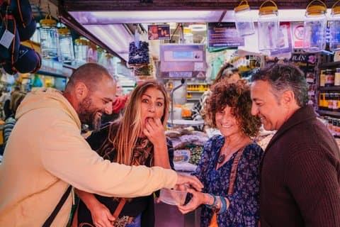 Tour gastronómico de Madrid: Tapas, bebidas y delicias con un local