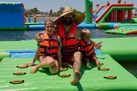 Parcours d'obstacles aquatiques gonflables près de Los Angeles : All Day Pass