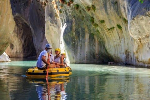 Goynuk Canyon and Dinopark Tour com transferência de almoço de Antalya
