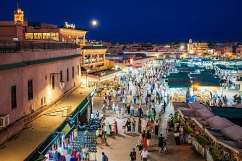 Marrakech : Soukprovningar och shopping genom nattguidad rundvandring.
