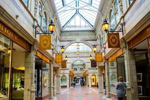 Chester Private Walking Tour with a Local