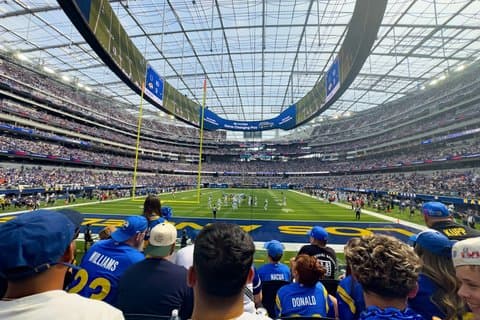 Match de football des Rams de Los Angeles au SoFi Stadium