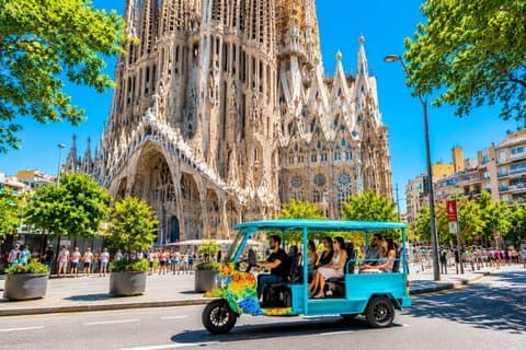 Barcelona-Route in einem elektrischen Tuk Tuk 2H