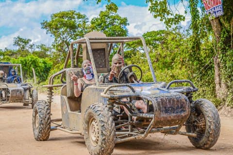 Buggy erkundet Adrenalin und Schlamm