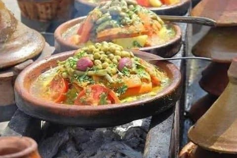 Tour gastronómico por la calle Agadir con guía local