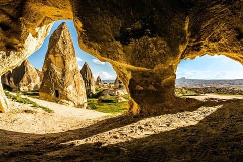 Cappadocia Red Tour with Professional Guide & Lunch