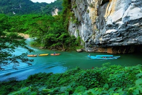 Phong Nha till Hue med privat bil via Vinh Moc Tunnels
