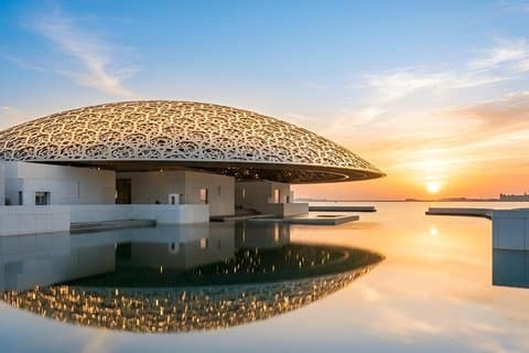 Privat - Halber Tag mit Louvre und Qasr Al Watan