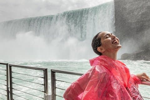 Gita di un giorno da Toronto alle Cascate del Niagara con barca salta fila