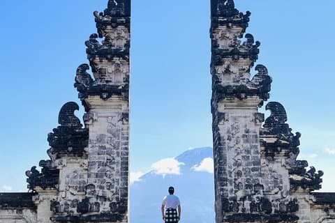 Lempuyang Gate of Heaven Experience : Iconica vista sulle montagne di Bali