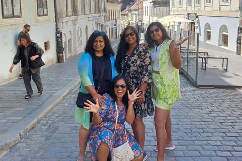 Tour a pie en grupo por Zagreb con billete de funicular