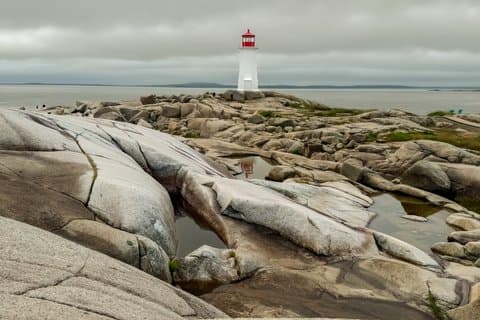 Icônes côtières : Peggys Cove,Swissair Memorial & Titanic Cemetery