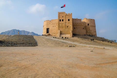 2 - Giorno 1 - Tour privato notturno di Fujairah e della costa orientale degli Emirati Arabi Uniti con pasti