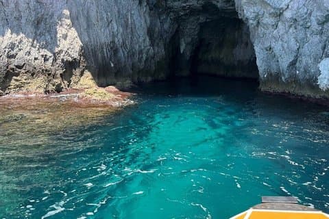 Rondleiding vanuit Syracuse naar Ortigia Island en de zeegrotten