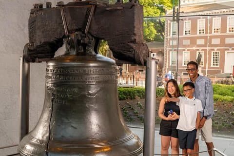 Custom History Tour of Philadelphia with a Private Tour Guide