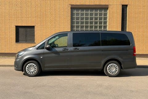 Private Transfer between Vienna Airport and Vienna City.