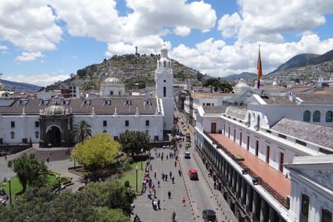 Quito Colonial, Centro do Mundo e Museu Intiñam