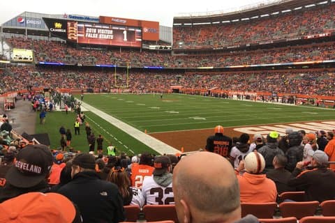 Cleveland Browns Fußballspiel auf dem Huntington Bank Field