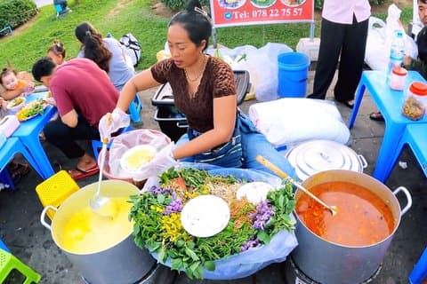 Siem Reap Street Foods Tour by Tuk Tuk with Personal Guide