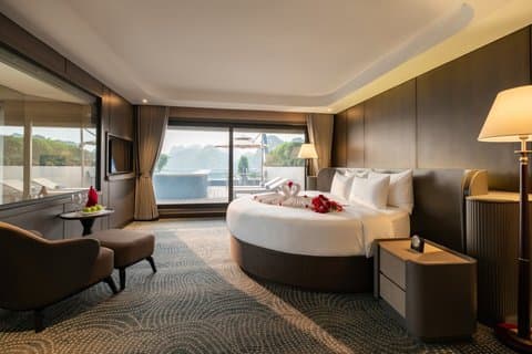Tulip Elite Cruise 2 Tage 1 Nacht Halong und Lan Ha Bay Abenteuer