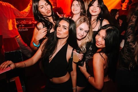Ibiza Club Crawl con Hi Ibiza y bebidas gratis