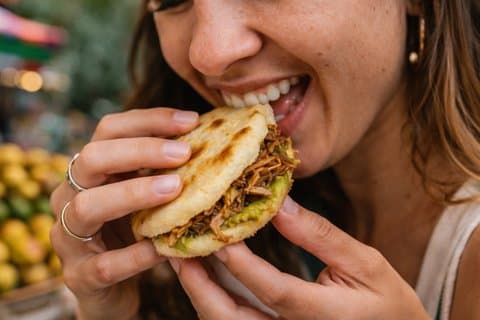 Ät som en lokal : Street Food Tour i Medellíns dolda lagerlokaler
