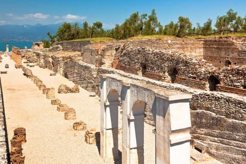 Sirmione: Grottoes of Catullus billett og guidet tur