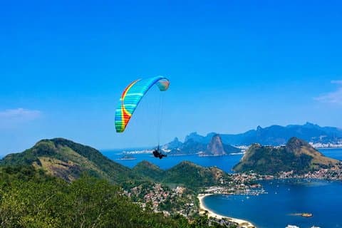 Experience parachute flight in the most stunning landscape of Rio