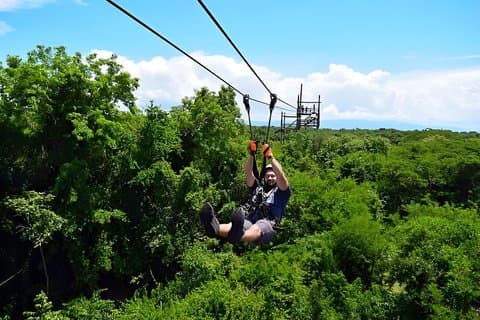 Aventura privada en ATV y tirolina en Negril Jamaica