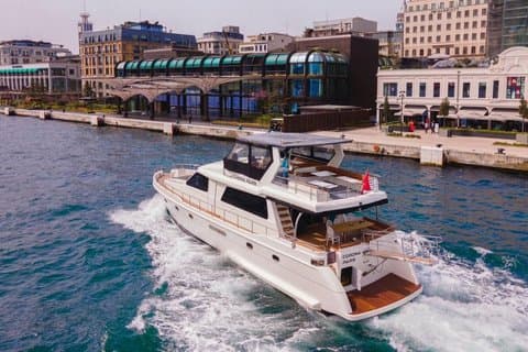 Visite guidée privée en yatch de luxe à Istanbul