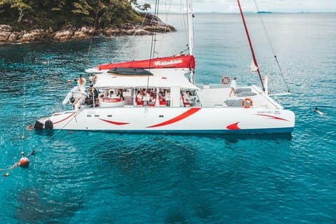 Coral e Racha Islands Esperienza in catamarano di lusso