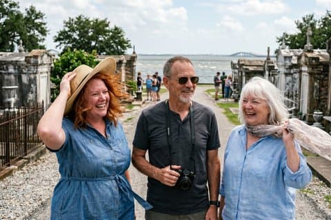 Cemitério histórico privado em Nova Orleans