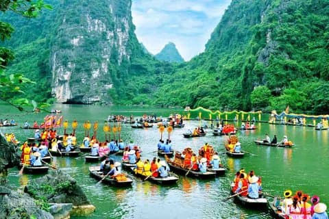 Ninh Binh: Bich Dong, Hoa Lu, Trang An, Mua Cave Small Group Tour