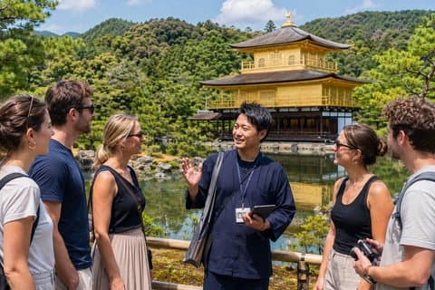 Kinkakuji atrás do ouro UNESCO Walk com admissão
