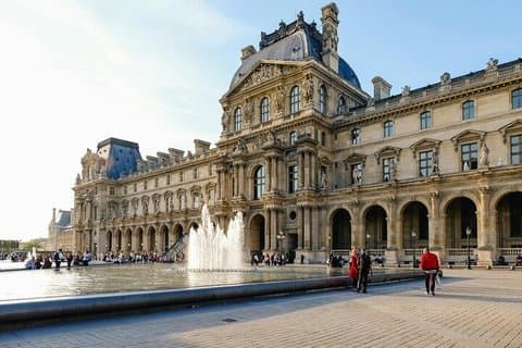 Paris: Louvre Museum entry tickets + optional audio guide