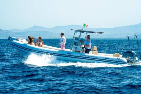 Daily tour in dinghy Favignana and Levanzo