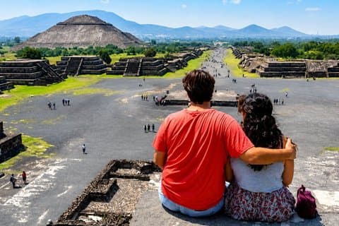 Combo privato 2 giorni: Teotihuacan + Basilica + Tlatelolco + Xochimilco + Frida + Coyoacan
