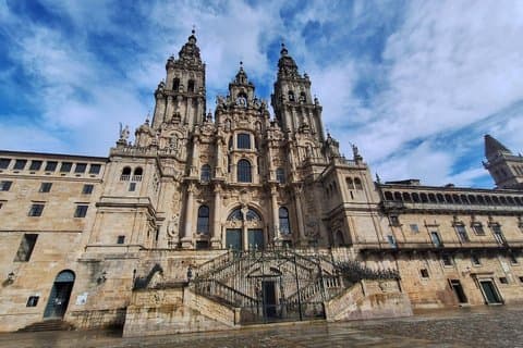 Private Santiago de Compostela Tour from Porto with Pilgrim Mass