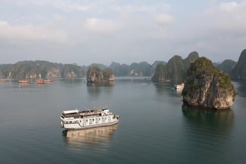 Bai Tu Long Bay 2 dager 1 natt fra Ha Long