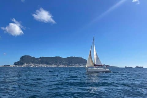 Zeiltocht in de baai van Algeciras met dolfijnen en tapas
